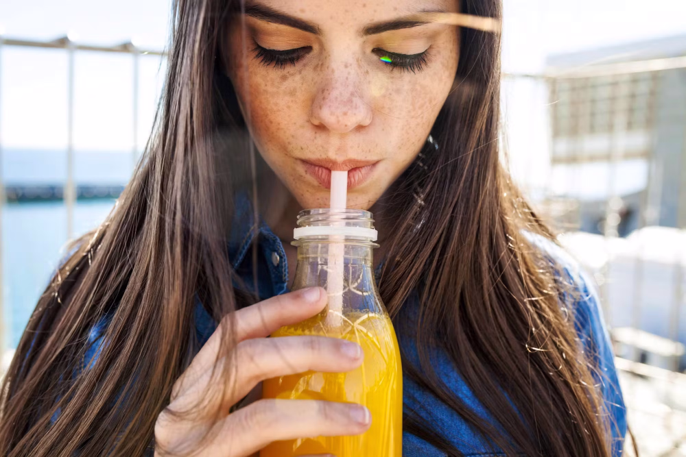 Do you get wrinkles when you drink from a straw?
